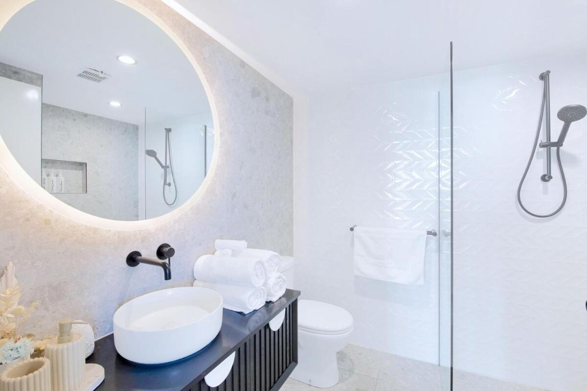 Welcome To Paradise Ocean Views From Every Apartment Gold Coast