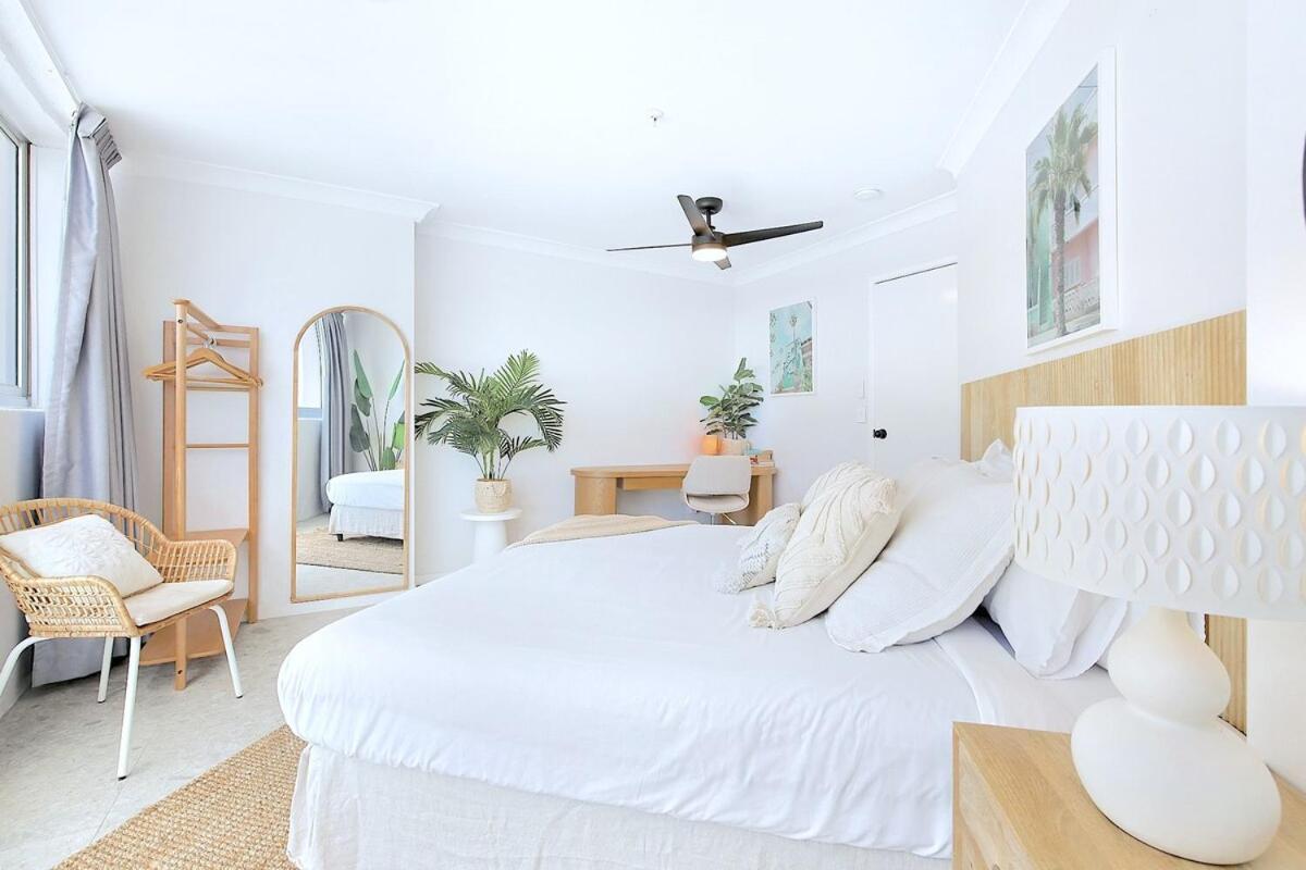 Welcome To Paradise Ocean Views From Every Apartment Gold Coast